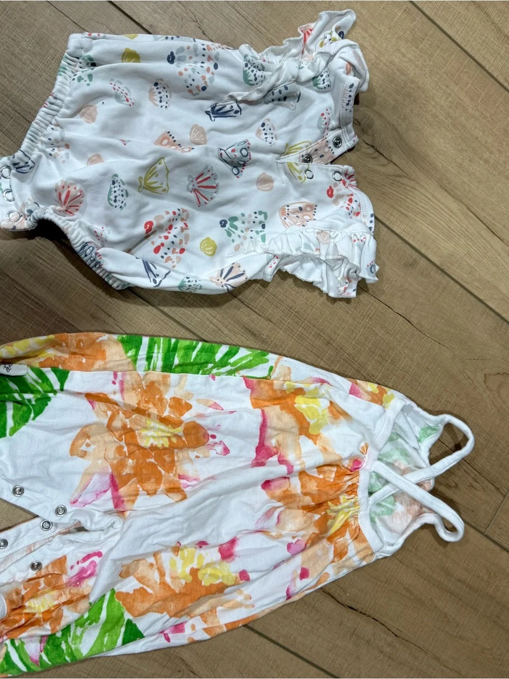Girls' White Multi-Color Floral & Shell Print Romper Set